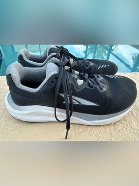 Altra Paradigm 8 Black Grey Running Shoes ALOA85RQ010 Size 8.5 Wide Super Clean